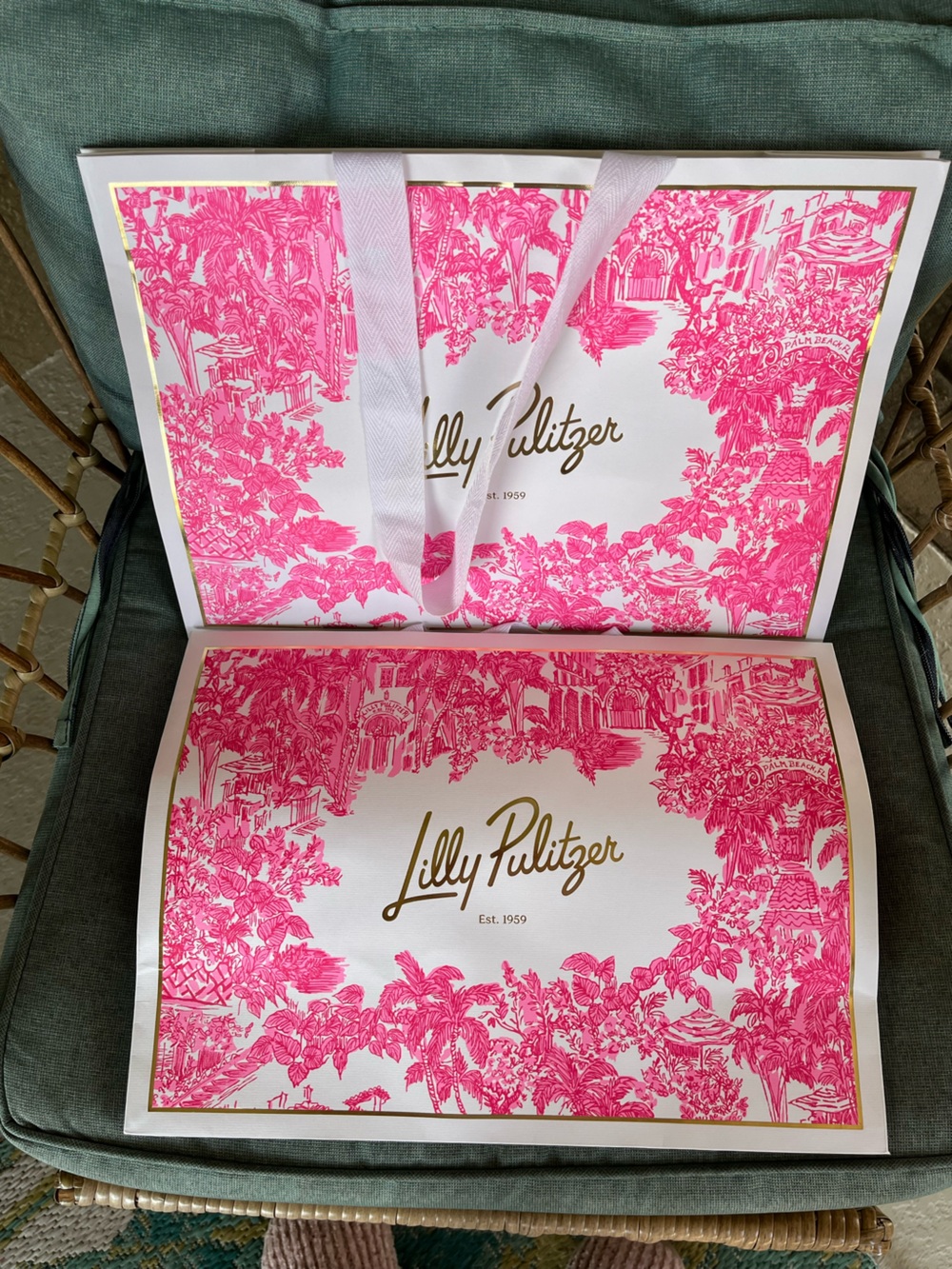 🌸2 Lilly Pulitzer Bags with Gold Logo🌸